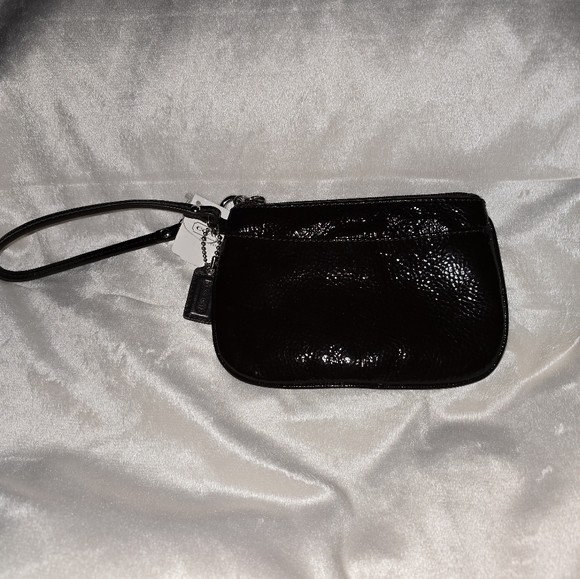 NWT Coach Mahogany Patent leather Wristlet - Picture 1 of 7